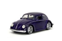 Wednesday auto 1972 VW Beetle 1:24 a figurka Wednesday